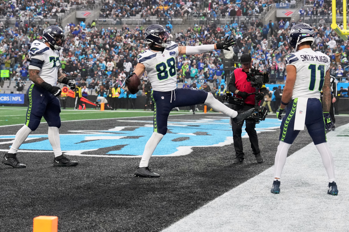 Seahawks' announcement officially lists team for sale