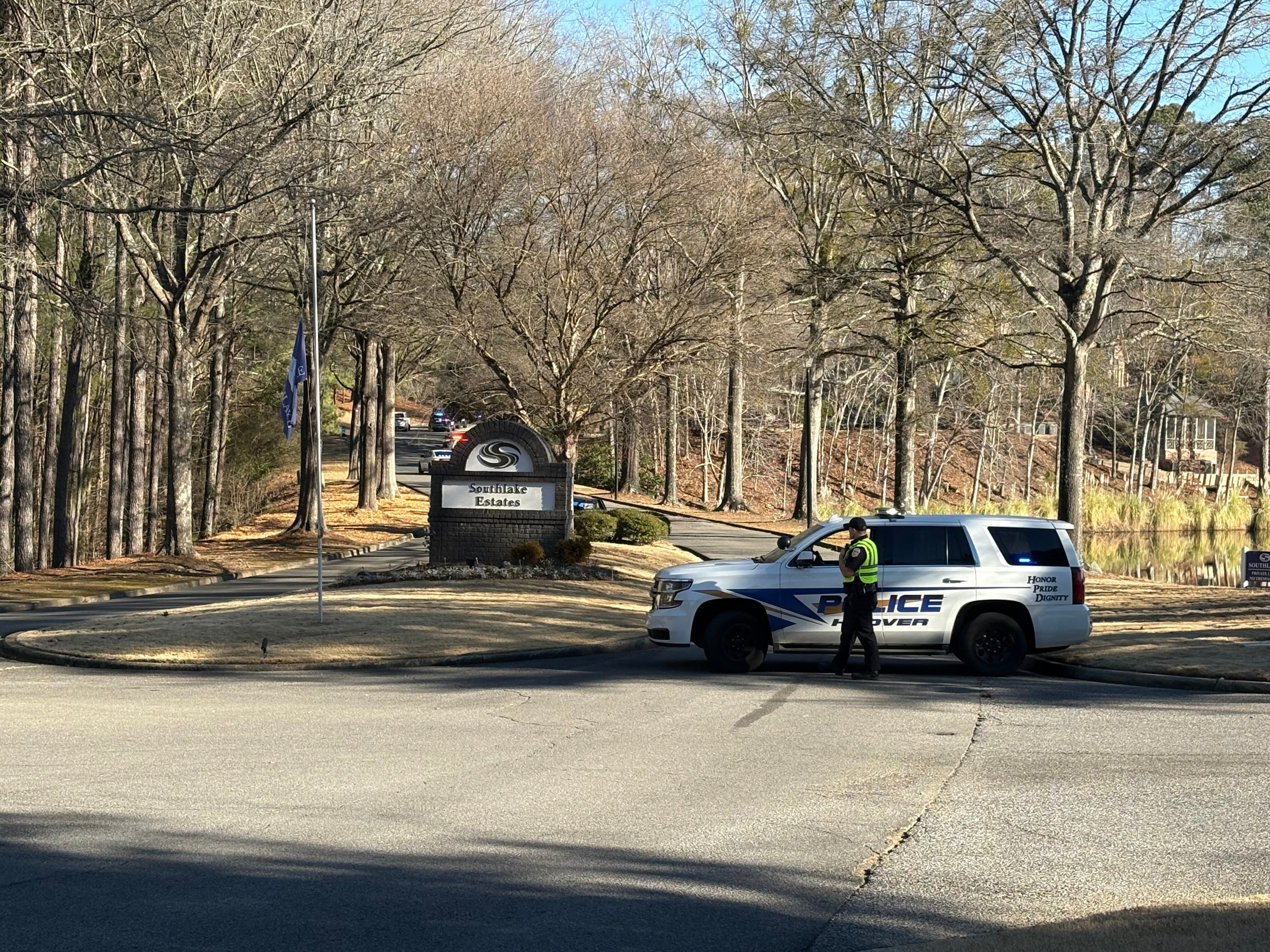 1 Hoover police officer injured, 1 man dead after officer-involved ...