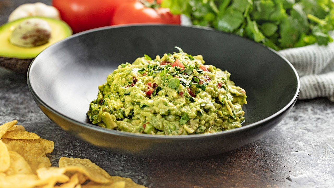 How to make authentic guacamole