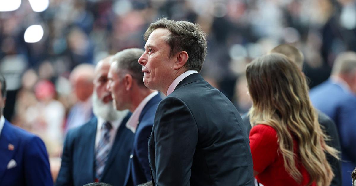 Musk offers to pay legal fees of Epstein victims if sued for naming names<br>