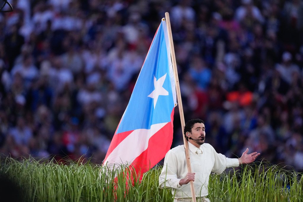 Bad Bunny’s Puerto Rico flag had a special meaning; did you notice?