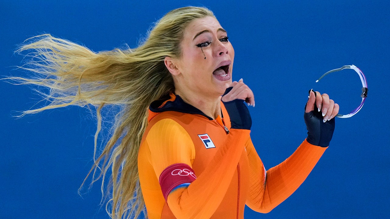 Dutch speedskating star Jutta Leerdam, fiancée of Jake Paul, sets Winter Olympics record in gold medal win<br><br>