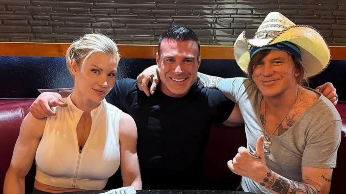 Mickey Rourke all smiles as he's spotted dining with friends after ...