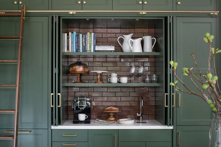 11 kitchen cabinet paint colors that will never go out of style ...