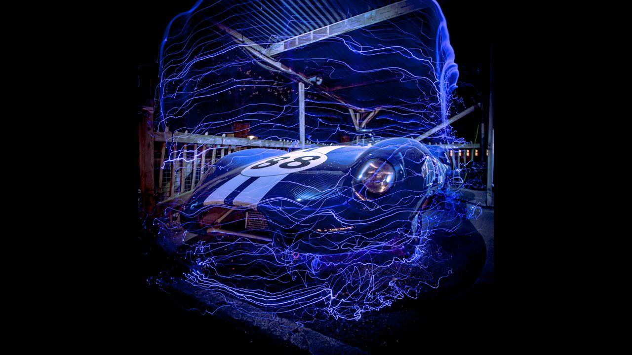 DSLR magic: 10-second long-exposure motorsport image wins amateur ...