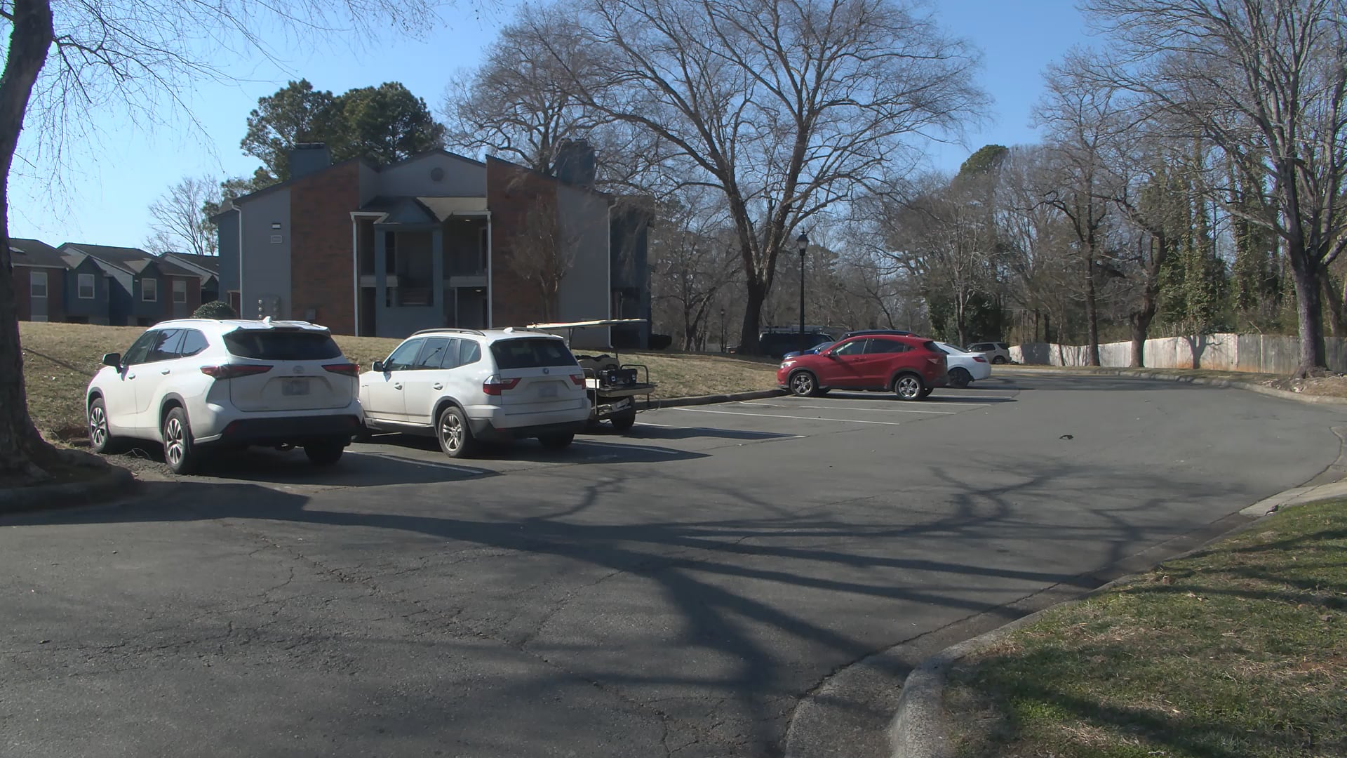Woman called 911 after killing female outside Charlotte apartment ...