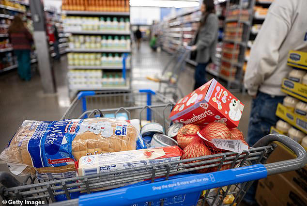 Supermarket wars rage on as 'rip-off' grocer Kroger shamelessly copies ...