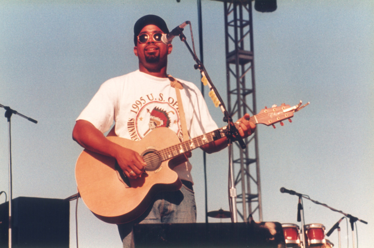 Darius Rucker delivers stunning live performance of 'Only Wanna Be With ...