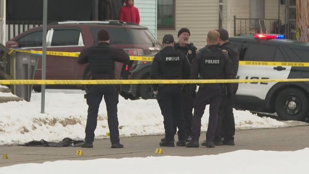 Teen in stable condition after shooting in Elkhart