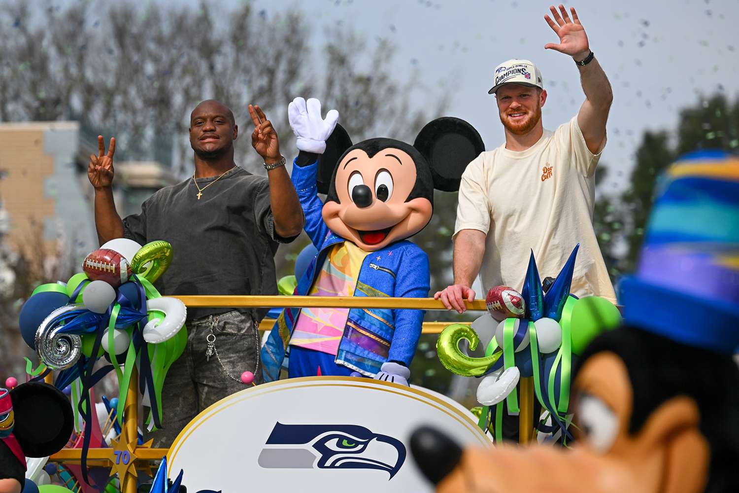 Seahawks stars Sam Darnold and Kenneth Walker III celebrate their Super ...
