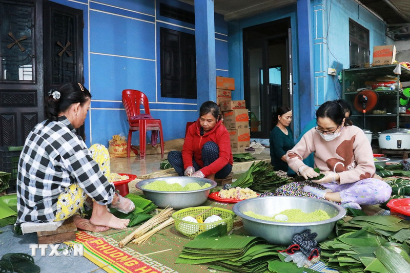 Làng nghề Đại An Khê giữ nét đẹp truyền thống bánh tét mặt trăng dịp Tết