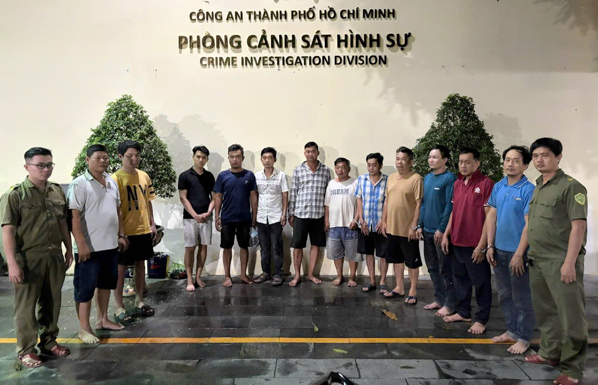 Công an TP HCM triệt phá hàng loạt 'ổ' cờ bạc ngày cận Tết