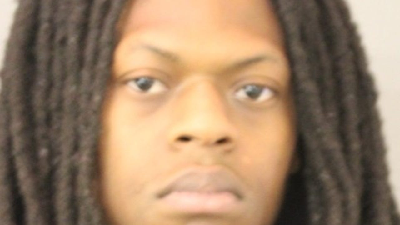 Chicago man charged in South Side shooting of 22-year-old woman