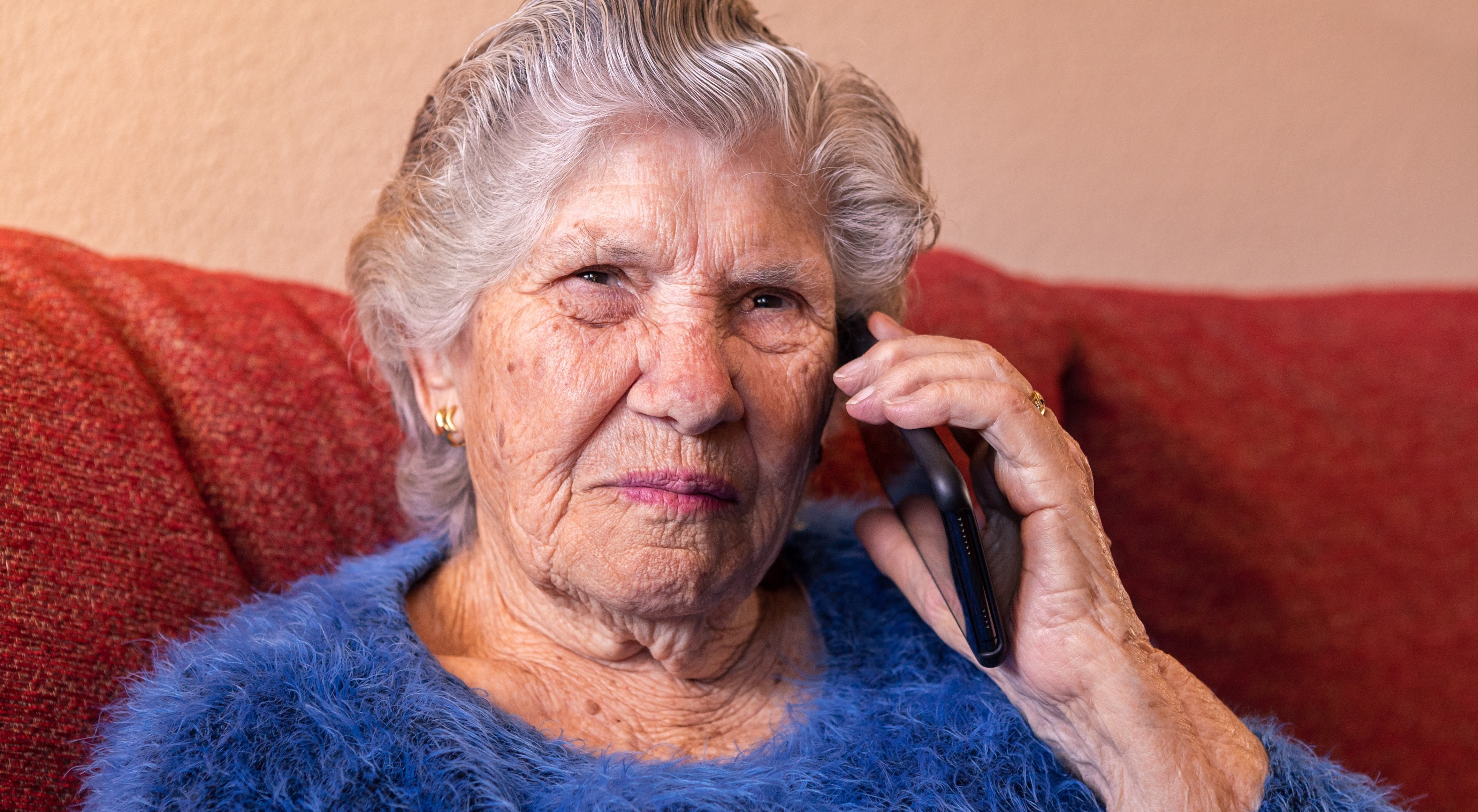 Police in Chicago are warning residents of new trick to try and steal their banking info. How to protect yourself and your loved ones