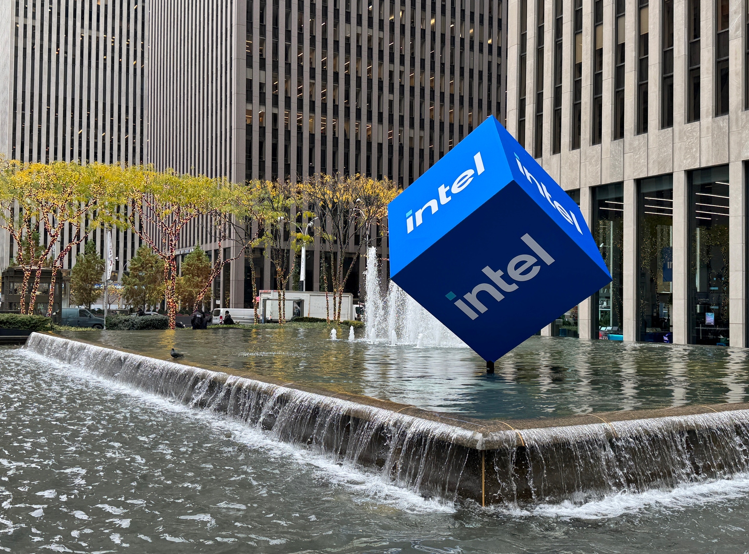 Intel, AMD likely to benefit from increased server CPU demand: KeyBanc