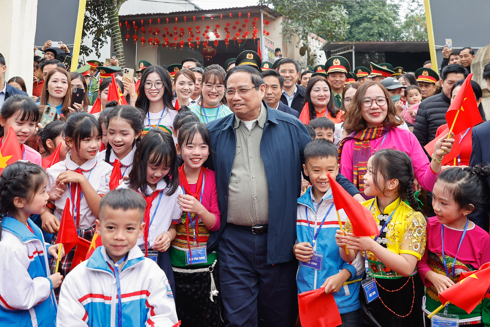 Thủ tướng dự khởi công trường liên cấp Cẩm Thạch