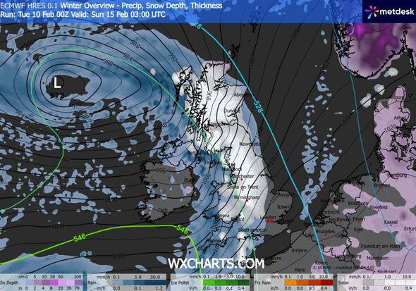 UK weather maps show more than half of Britain buried by 600-mile snow wall