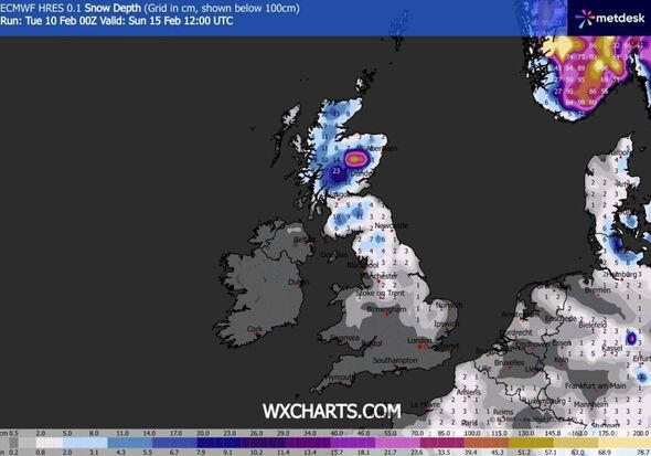 UK weather maps show more than half of Britain buried by 600-mile snow wall