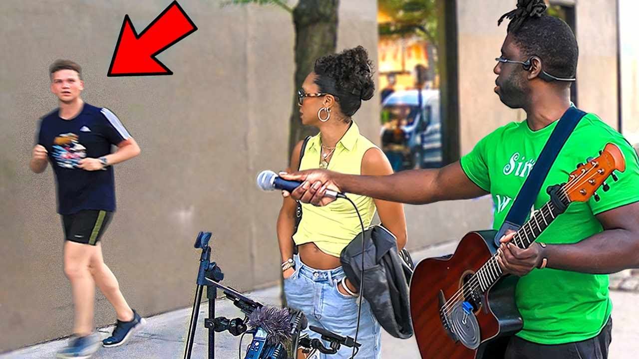marathon-runner-did-not-expect-to-sing-today-but-he-nails-it