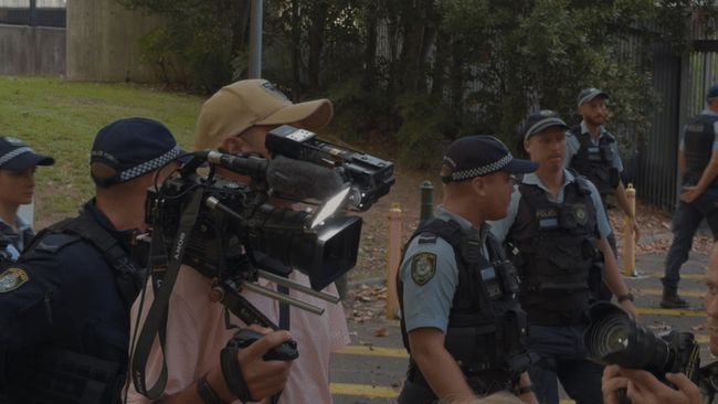 Anti-Herzog crowd gathers at Sydney police station after protest crackdown