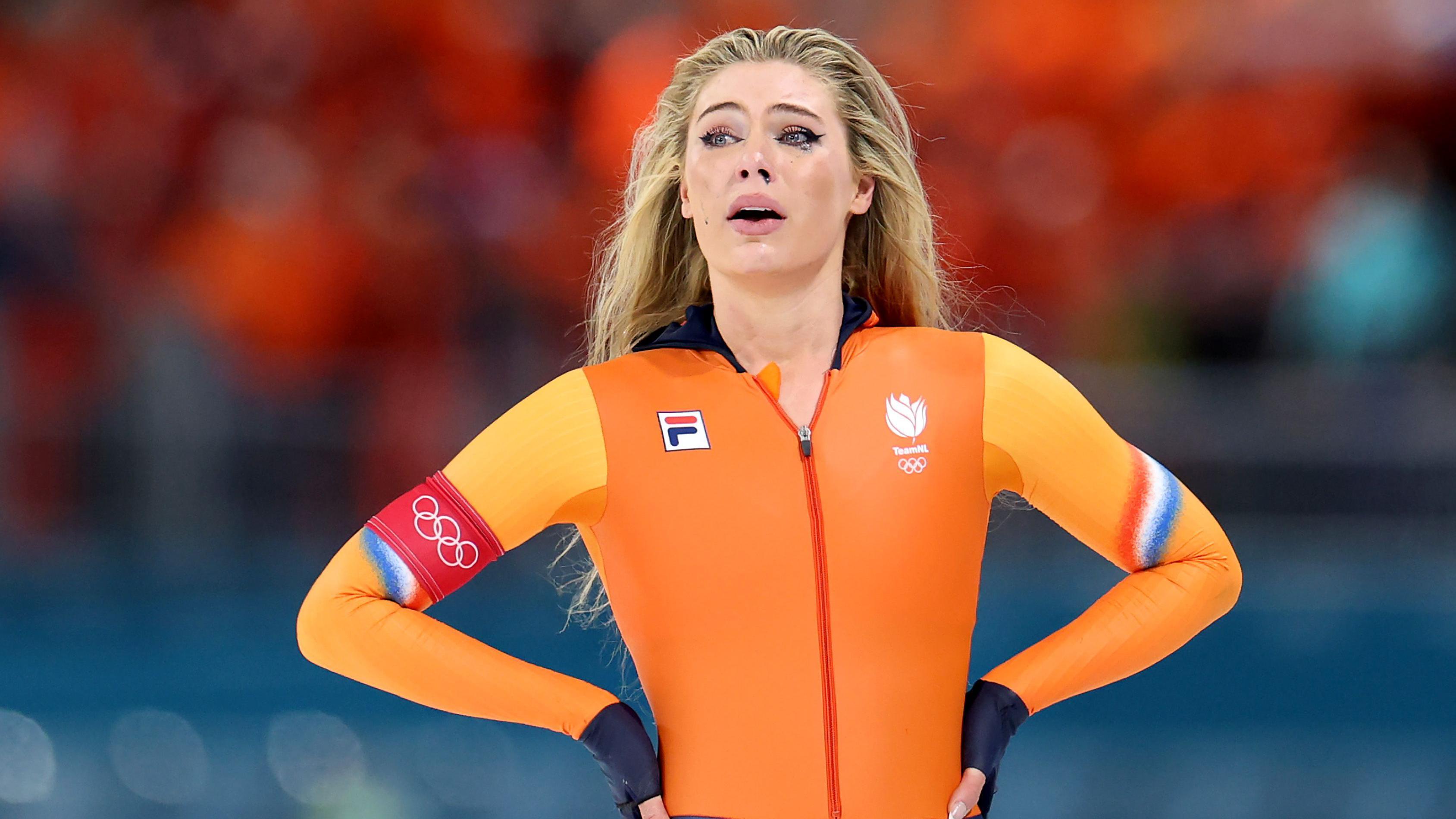 Speed skating star Leerdam wins gold as fiance Paul weeps<br><br>