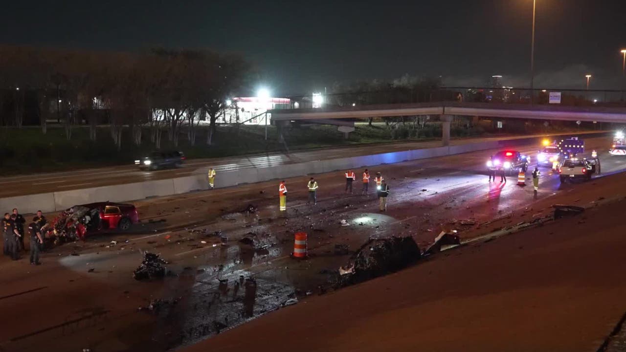 Wrong-way crash kills 1, injures another on Houston's East Freeway