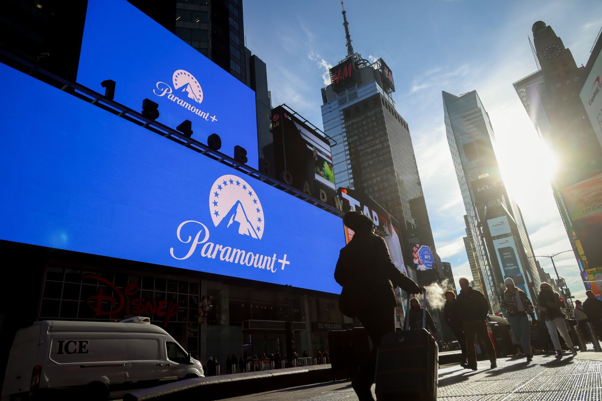 Paramount offers to pay $2.8 billion breakup fee in Warner deal<br><br>