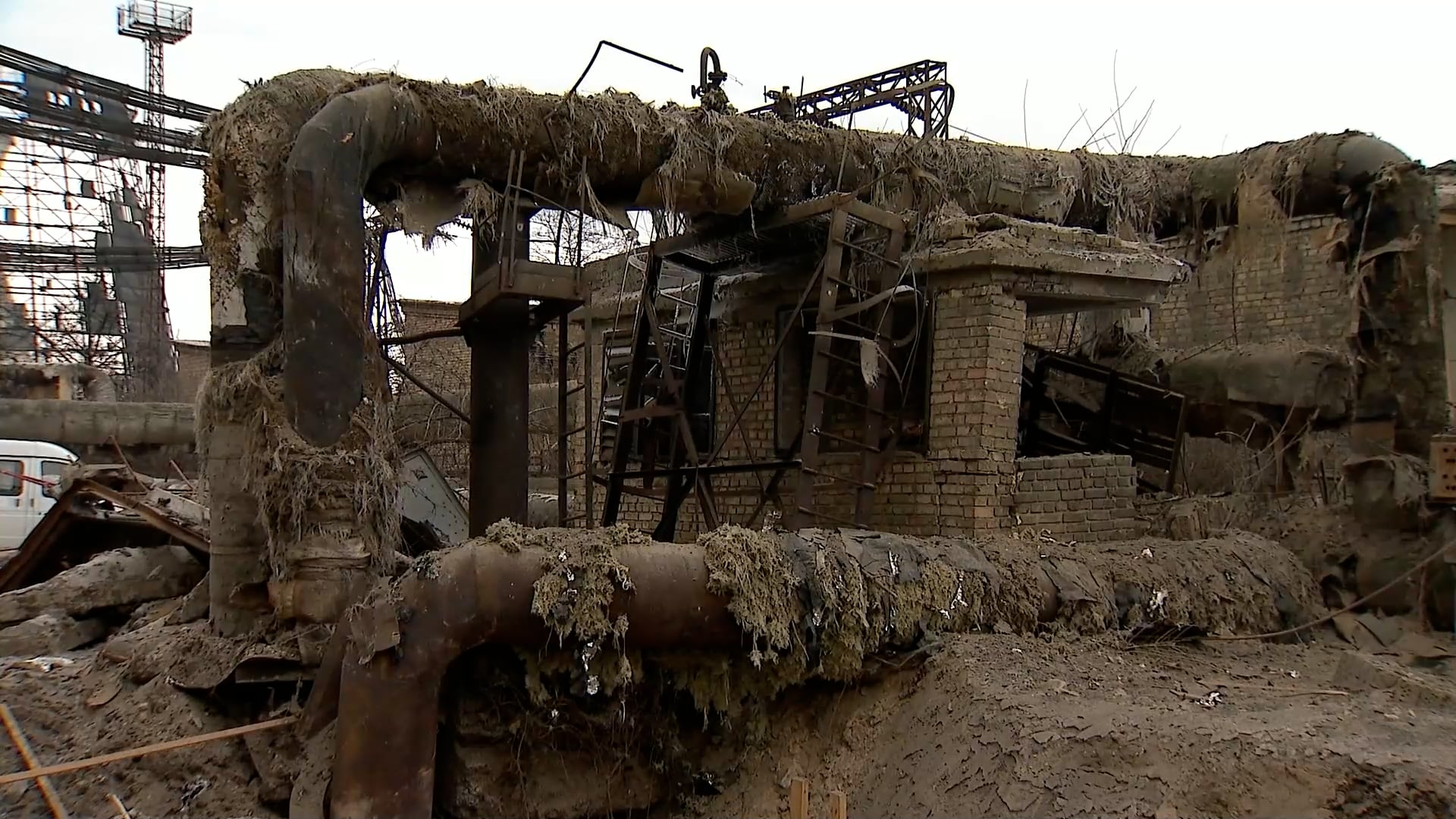 Russian strike damages power plant in Kyiv amid freezing winter