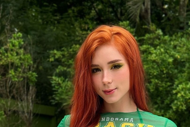 Skint student model now makes six figures a month through sexy cosplay ...