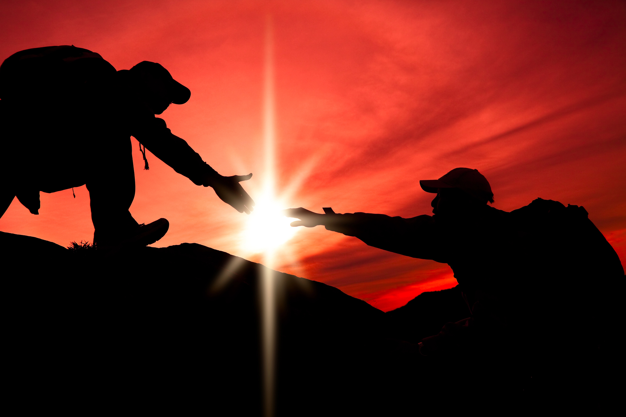 Viral moments of strangers helping out