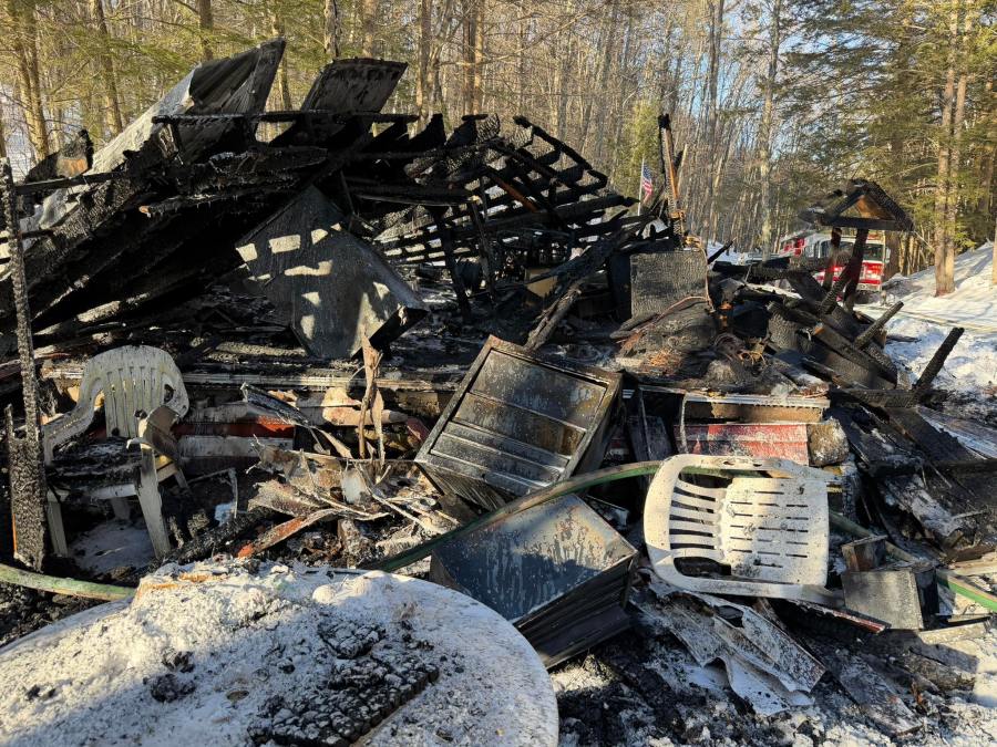 Springfield FD responds to outbuilding structure fire