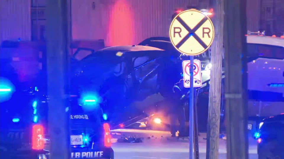 1 dead, another injured after car hit by train in DeKalb County