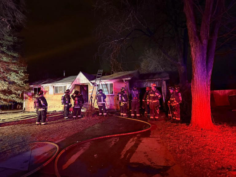 6 displaced, dog killed in house fire in Aurora