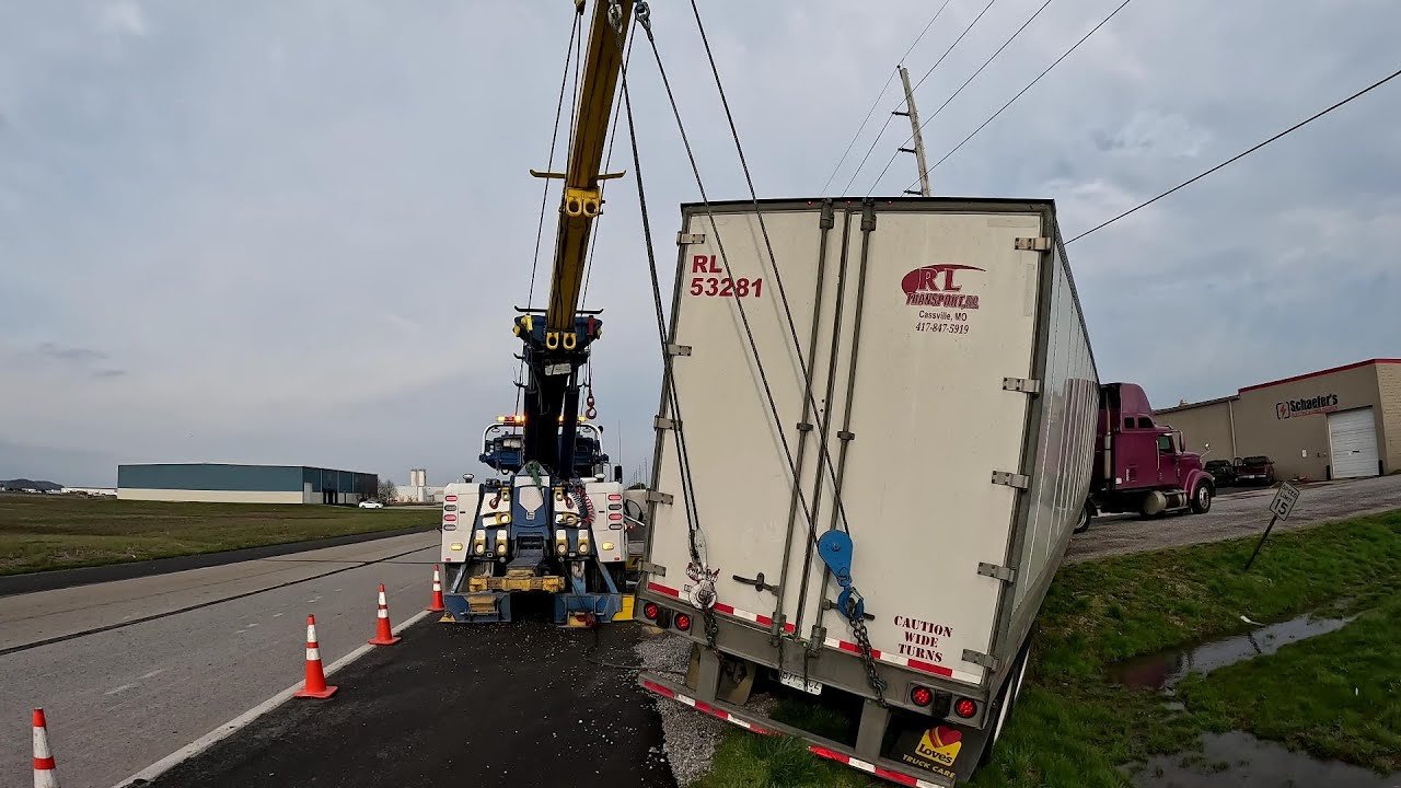 Swinging a huge load on the road again