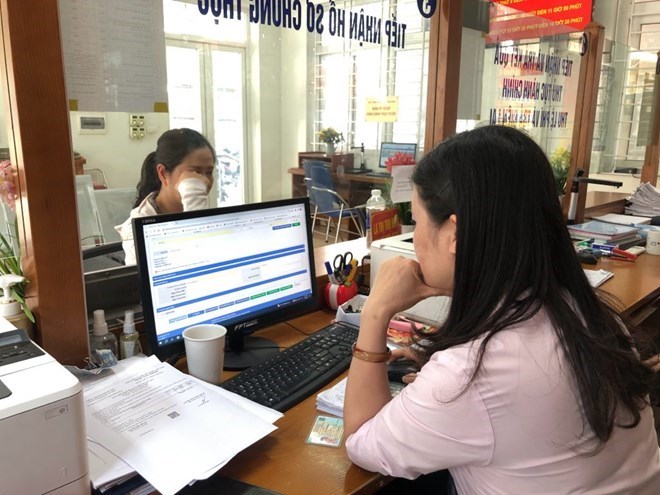 Tiền thưởng cho đảng viên hoàn thành xuất sắc nhiệm vụ