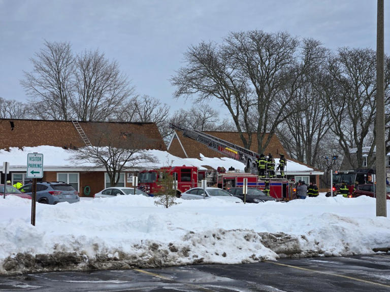 9 displaced by fire in Lincoln apartment building