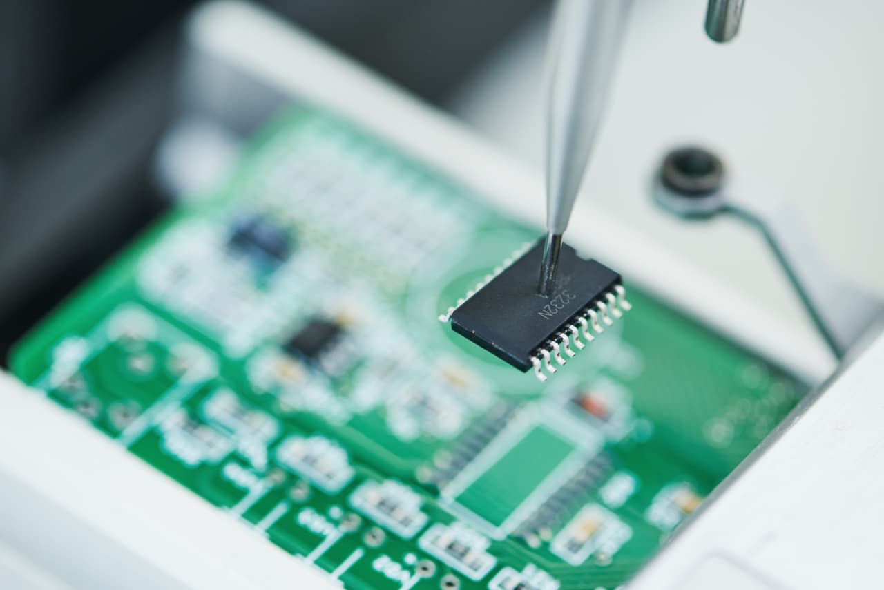 This small-cap chip-equipment stock soars 35% after an earnings beat<br><br>