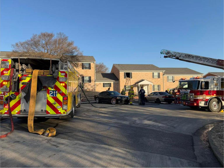 10 displaced after Chesterfield apartment fire