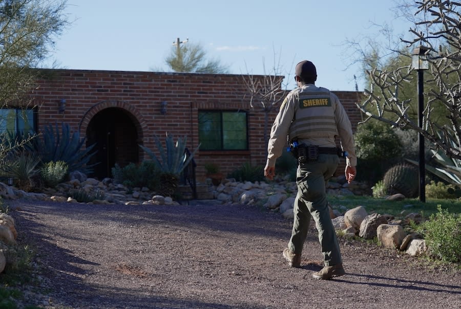 FBI says it’s unaware of Savannah Guthrie talking with her mom’s suspected kidnappers<br><br>