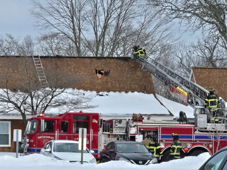 9 displaced by fire in Lincoln apartment building