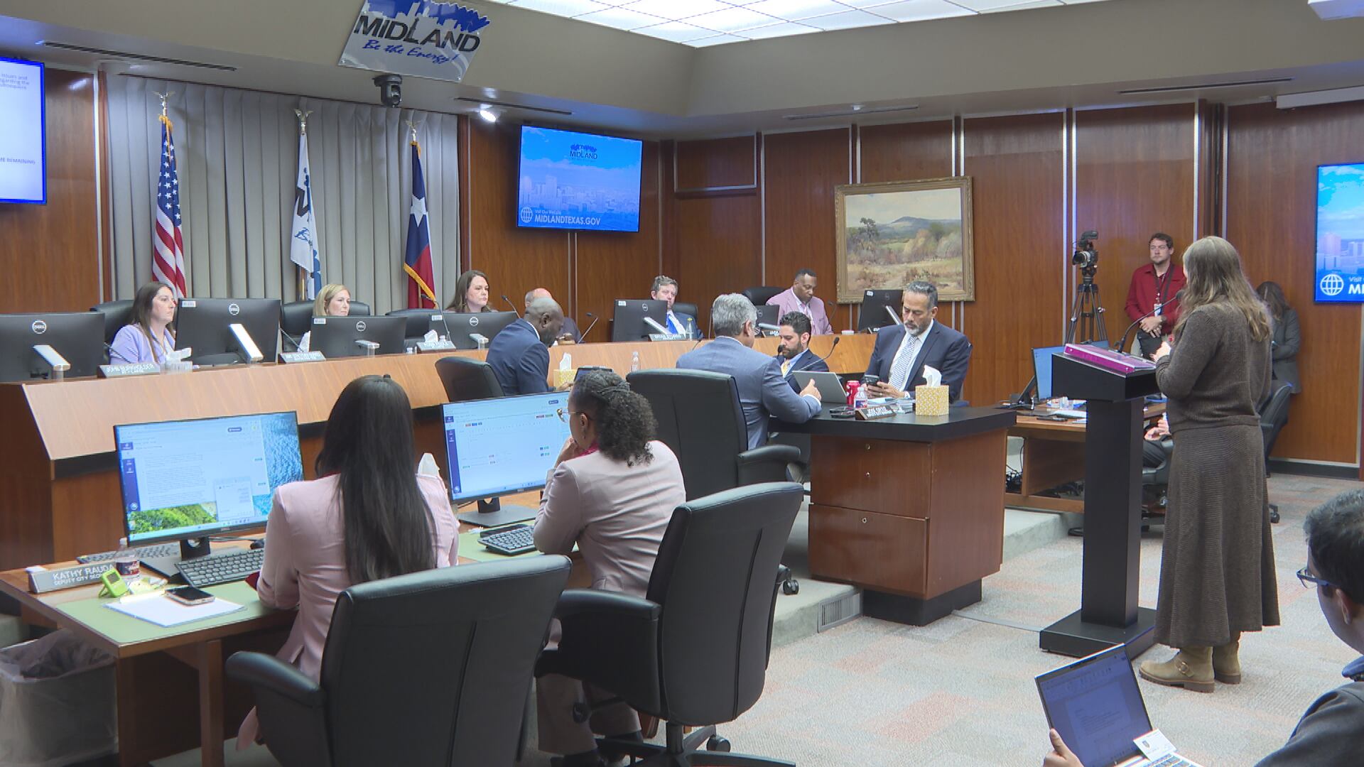 Midland City Council reminds the community of rules during a meeting