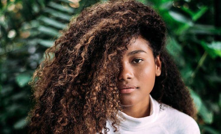 5 hal yang perlu diperhatikan sebelum mencoba gaya rambut keriting