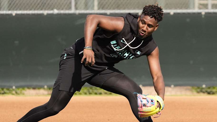 3 takeaways from day 1 of D-backs' spring training
