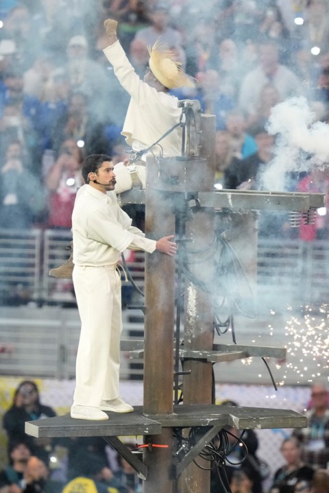 LUMA Energy responds to Bad Bunny’s performance amid criticism over PR blackouts<br><br>