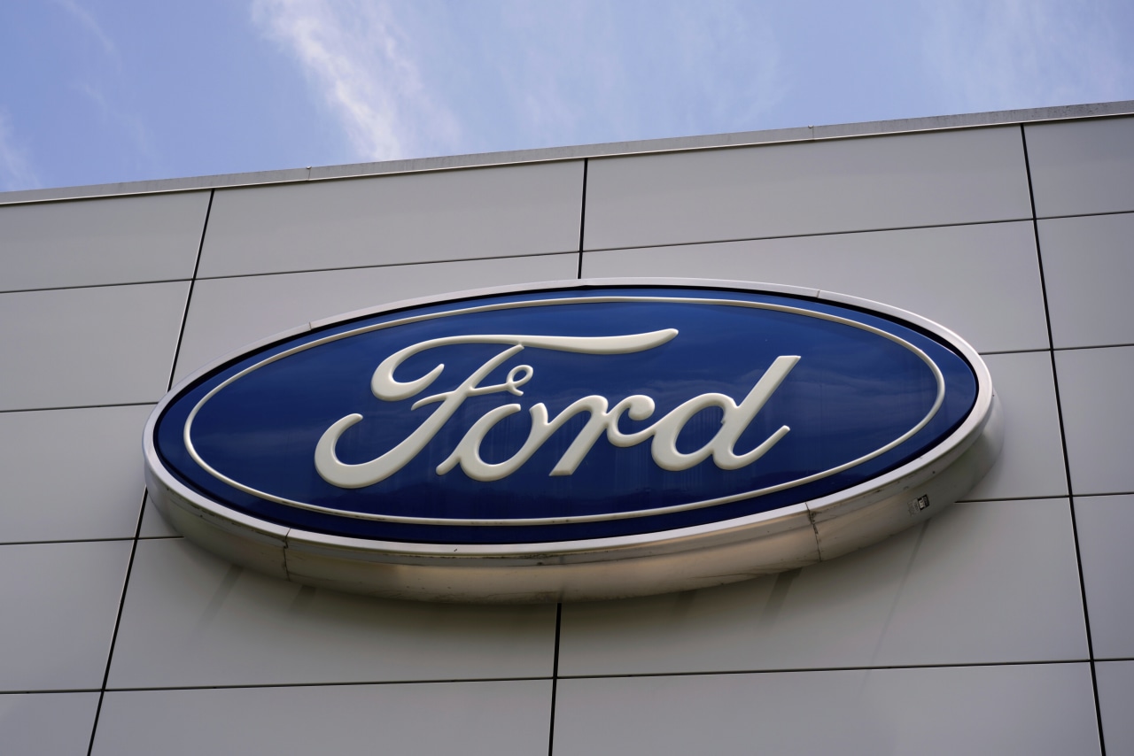 Ford discloses additional $900 million tariff hit