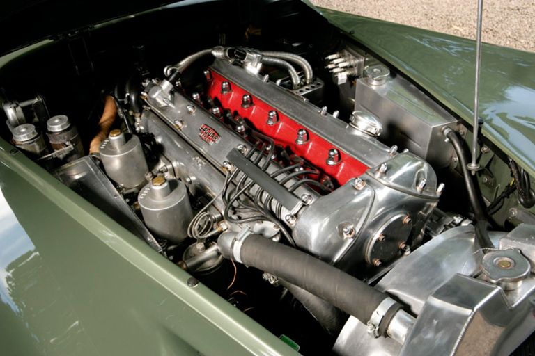 Jaguar XK120: modified or original?