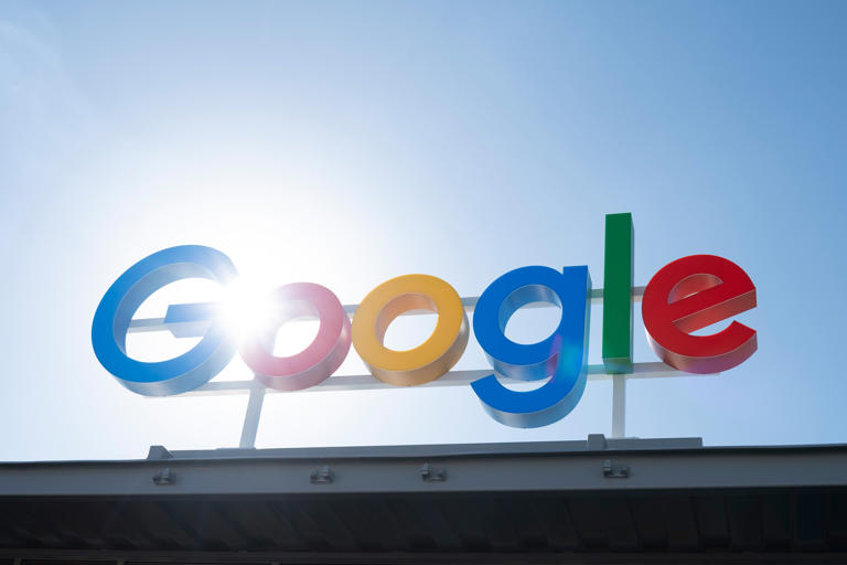 Google updates AI search to include 'expert advice' from Reddit and ...