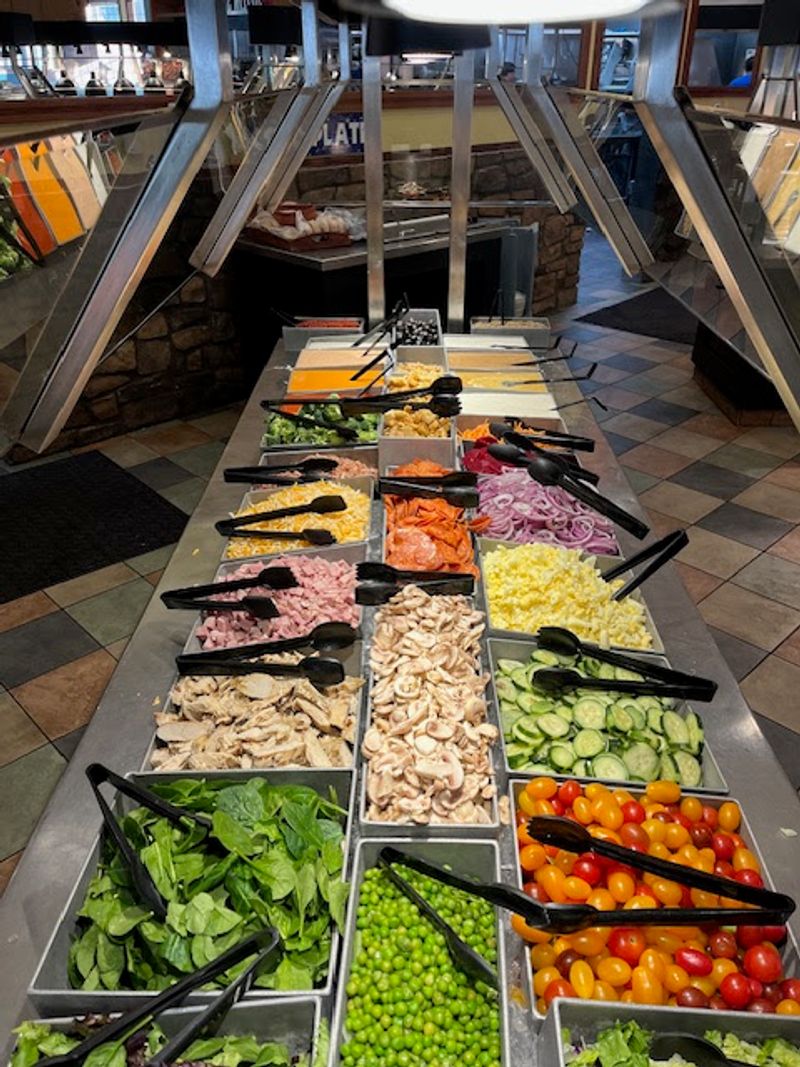 This Amish buffet in Virginia serves comfort food the old-fashioned way