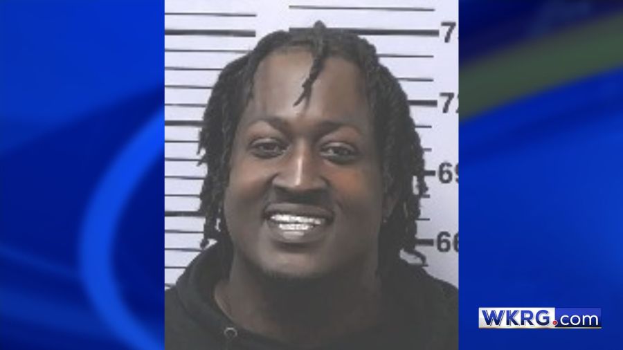 Mobile police arrest man accused of firing shot through home