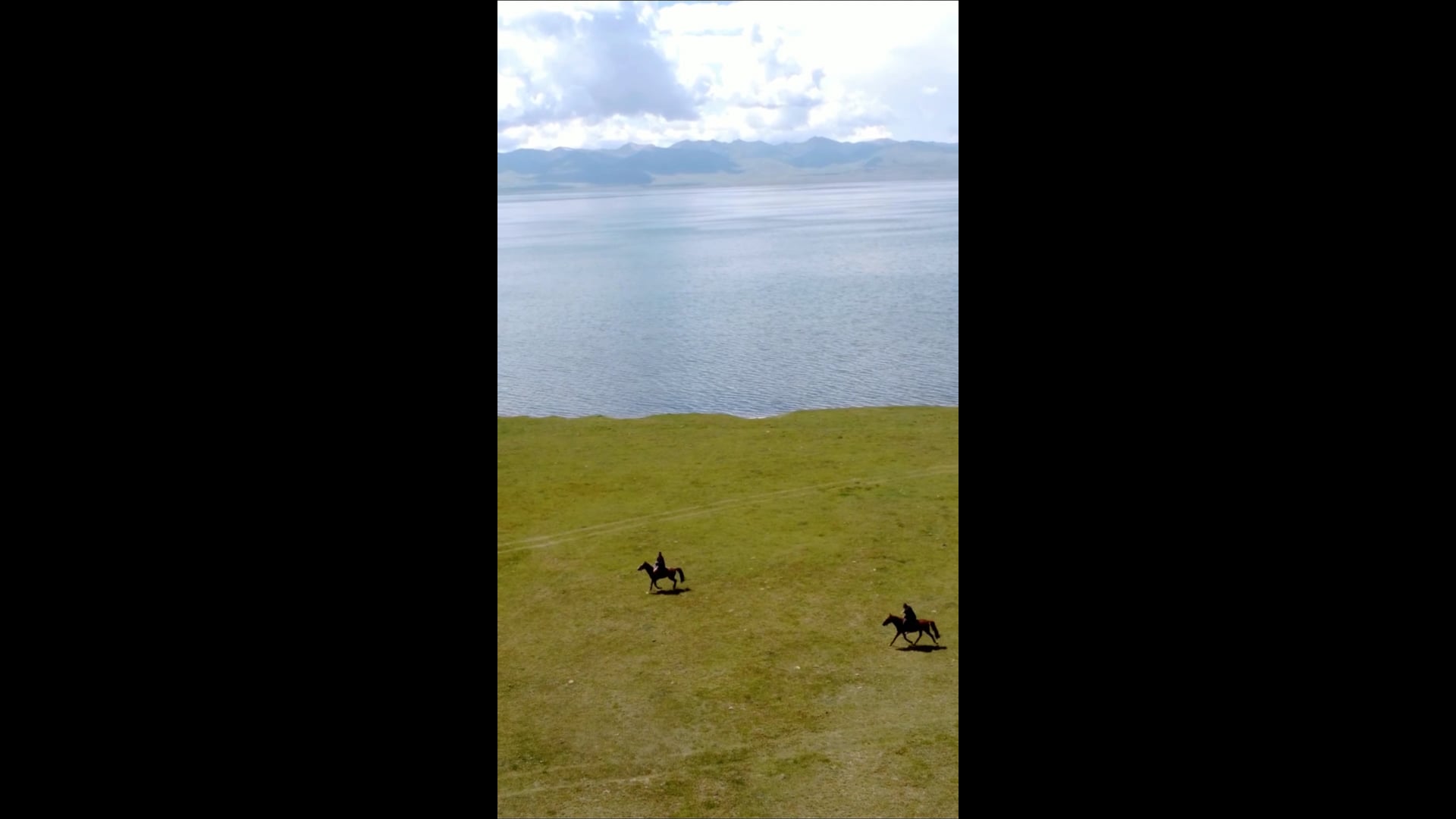 Surga tersembunyi Kyrgyzstan: Tur drone di Song-Kul